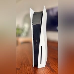 Mint condition Play Station 5 Disc Edition (PS5)